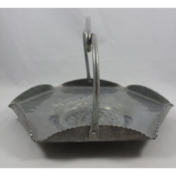 Cromwell Hand Wrought Hammered Aluminum Fruit & Flowers Tray Bride Basket - Picture 6 of 6